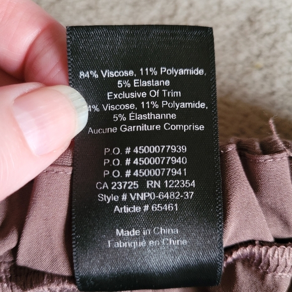 Aritzia The Group Babaton elastic waist cropped pants size small - Picture 11 of 12